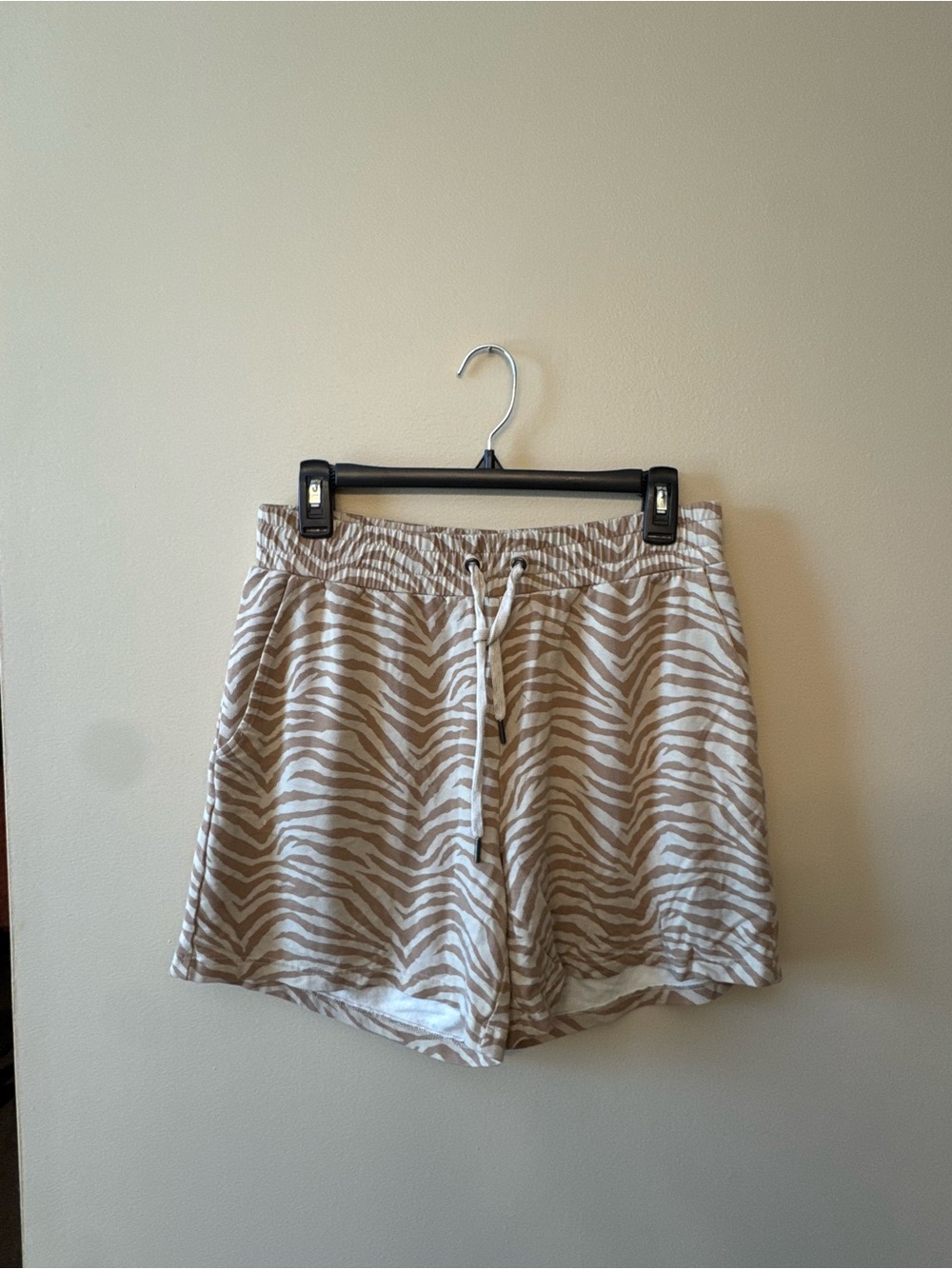 Banana Republic Beige Zebra-Print Drawstring Athletic Shorts